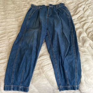 Free people baggy jeans in a size small
